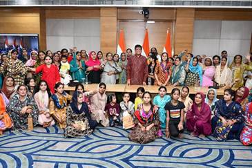 Union Minister Piyush Goyal Celebrates Raksha Bandhan with Delhi-based Women Refugees from Pakistan